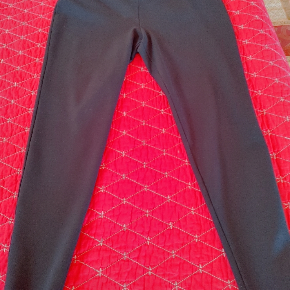 Peter Nygard Slims Black Great Condition